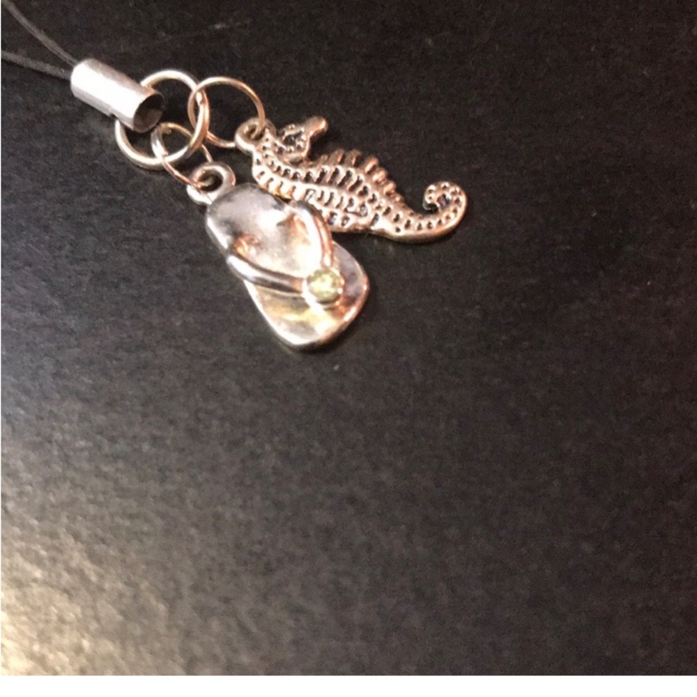 $10 sale +25% off three items or more